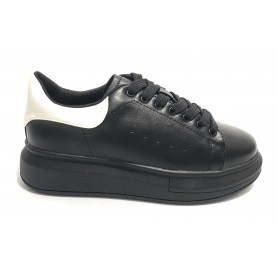 Scarpe donna sneaker con zeppa Gold&gold ecopelle nero/ bianco D20GG47
