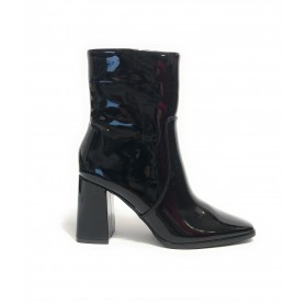 Scarpe donna tronchetto Gold&gold in ecopelle nero vernice D23GG26 GF110